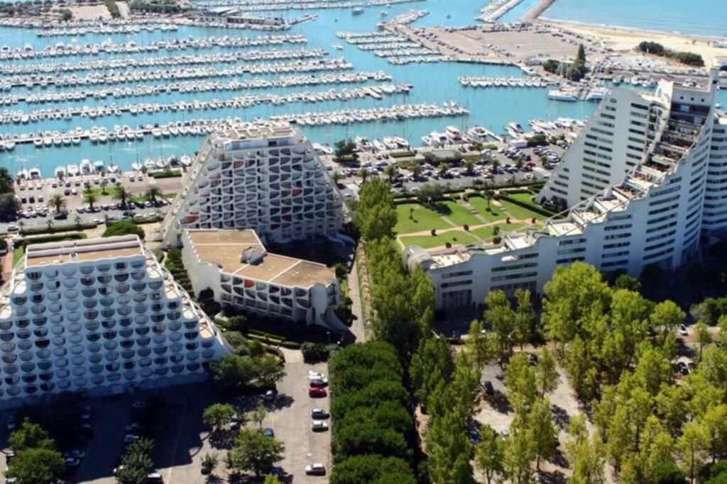 Chez Martin - Spacieux Appartement Climatise Proche De La Plage 라그랑모트 외부 사진
