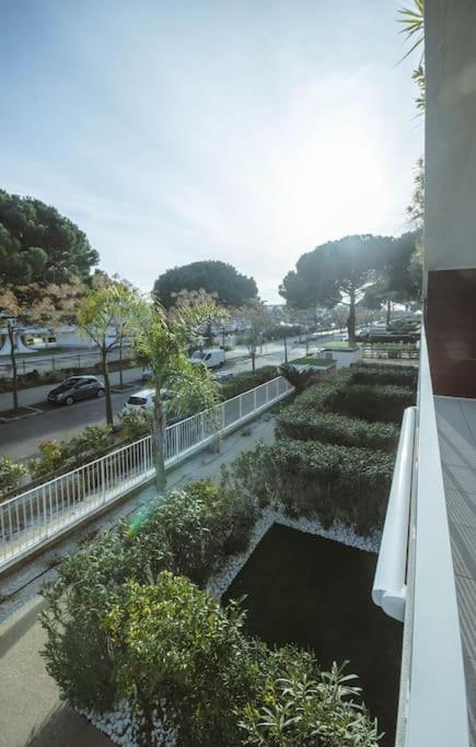 Chez Martin - Spacieux Appartement Climatise Proche De La Plage 라그랑모트 외부 사진