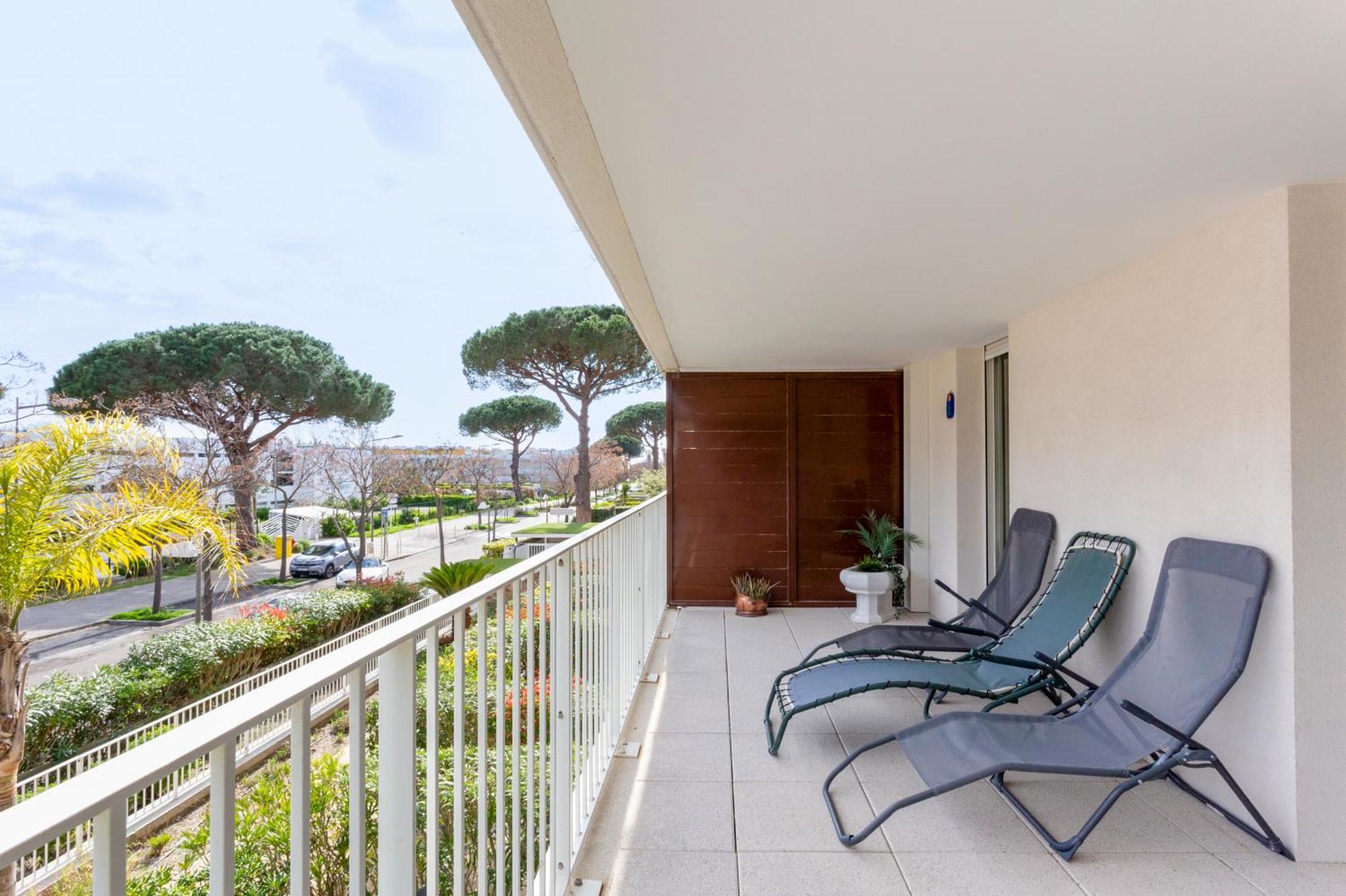 Chez Martin - Spacieux Appartement Climatise Proche De La Plage 라그랑모트 외부 사진