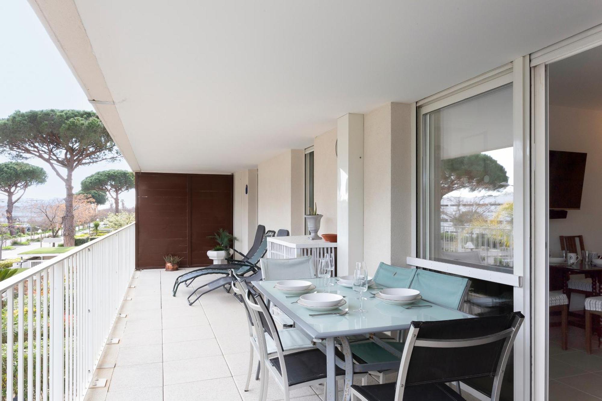 Chez Martin - Spacieux Appartement Climatise Proche De La Plage 라그랑모트 외부 사진
