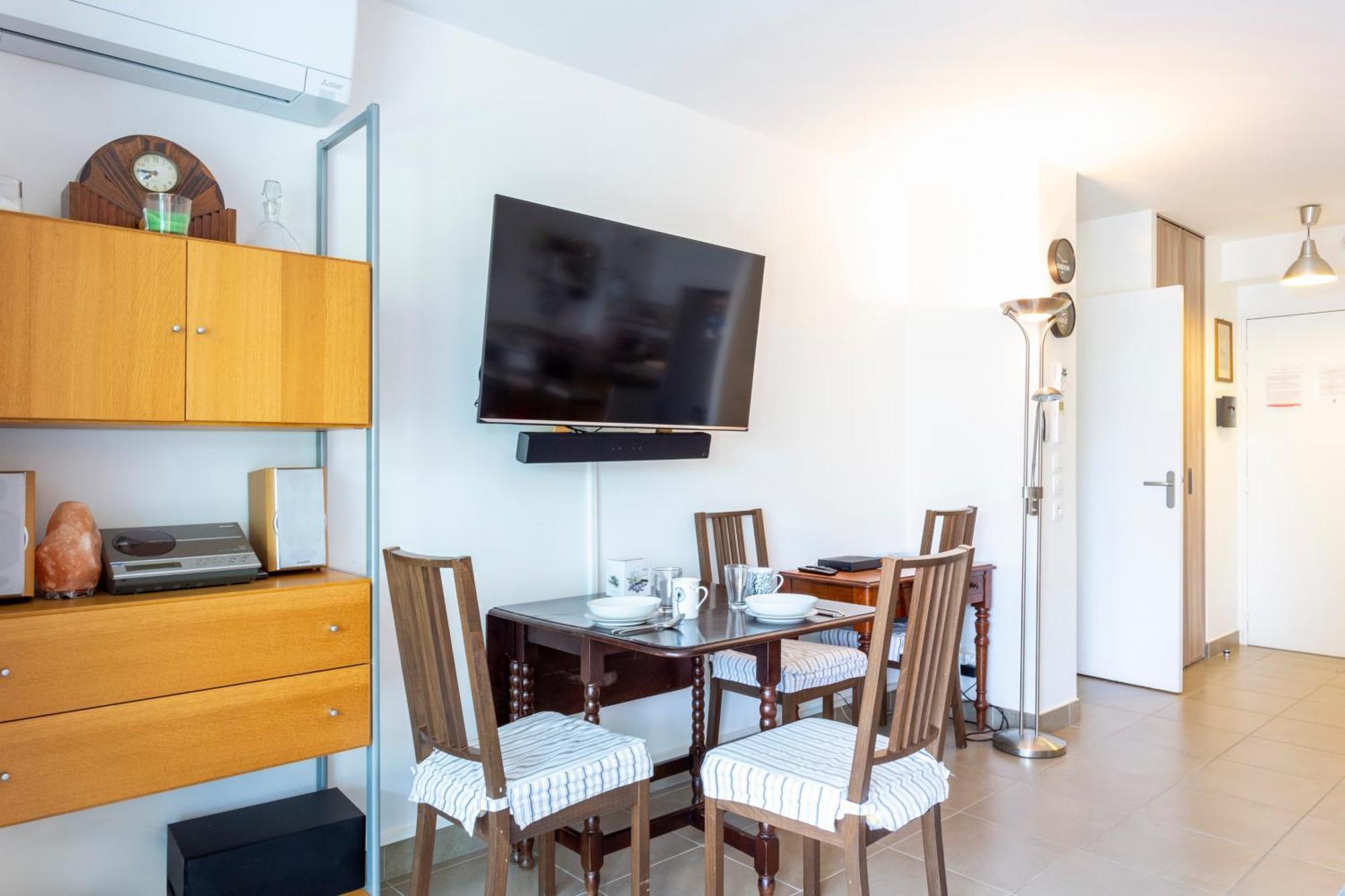 Chez Martin - Spacieux Appartement Climatise Proche De La Plage 라그랑모트 외부 사진