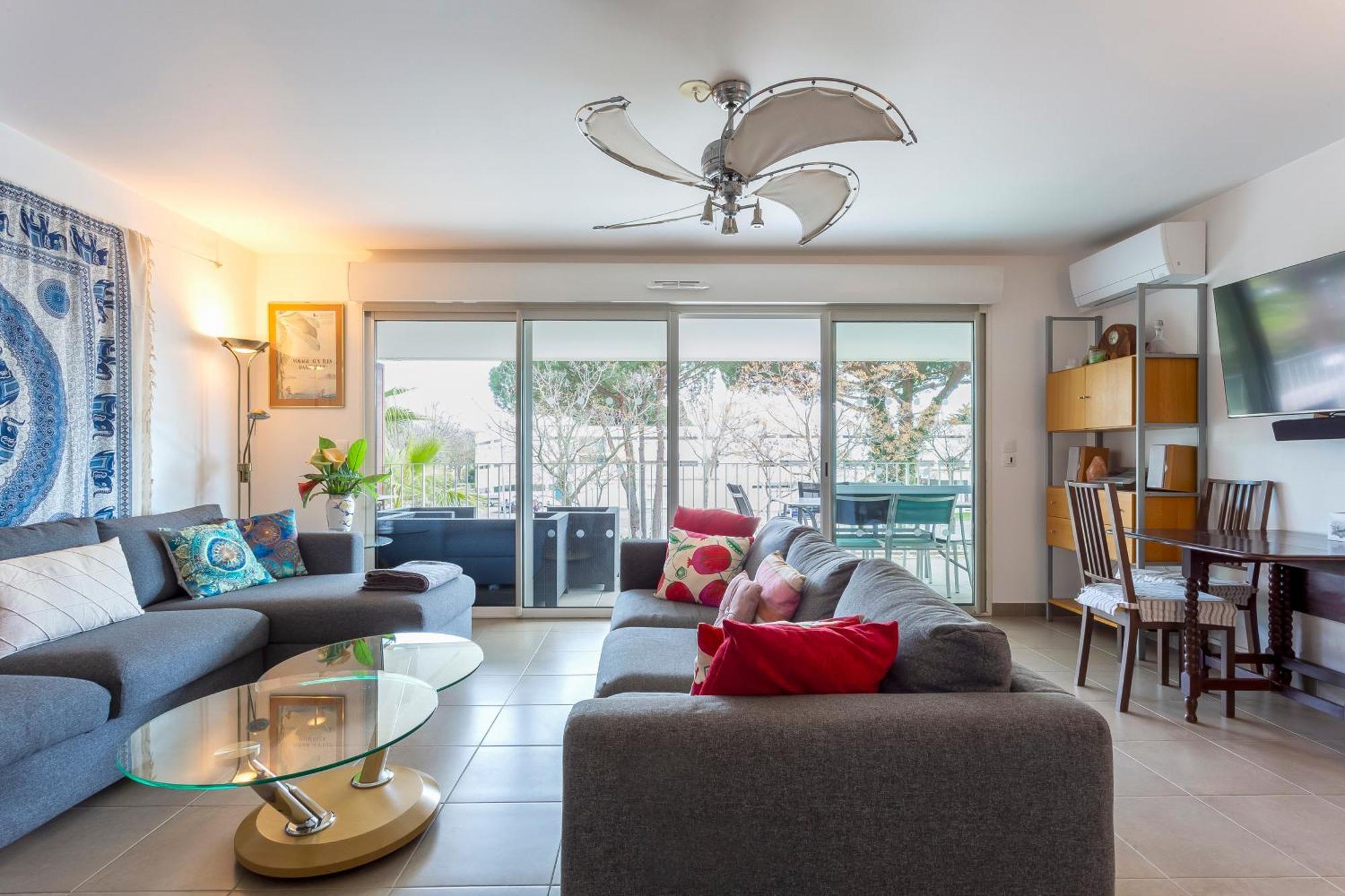 Chez Martin - Spacieux Appartement Climatise Proche De La Plage 라그랑모트 외부 사진