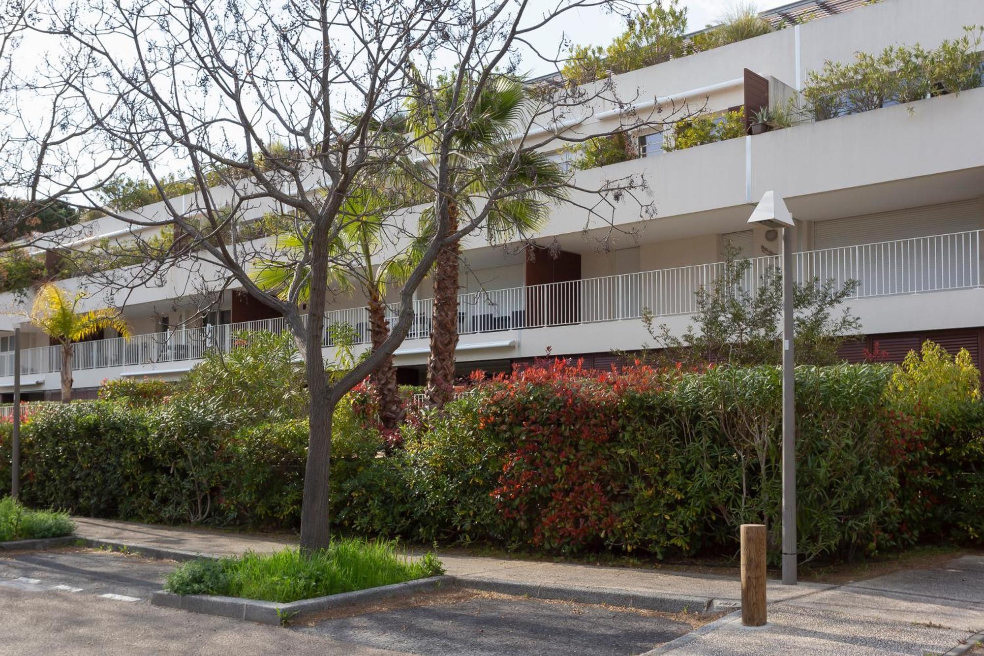 Chez Martin - Spacieux Appartement Climatise Proche De La Plage 라그랑모트 외부 사진